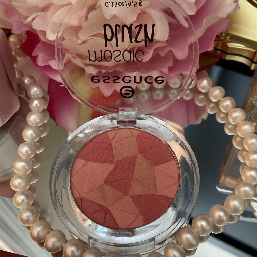 Essence Mosaic Blush - Picture 2 of 4
